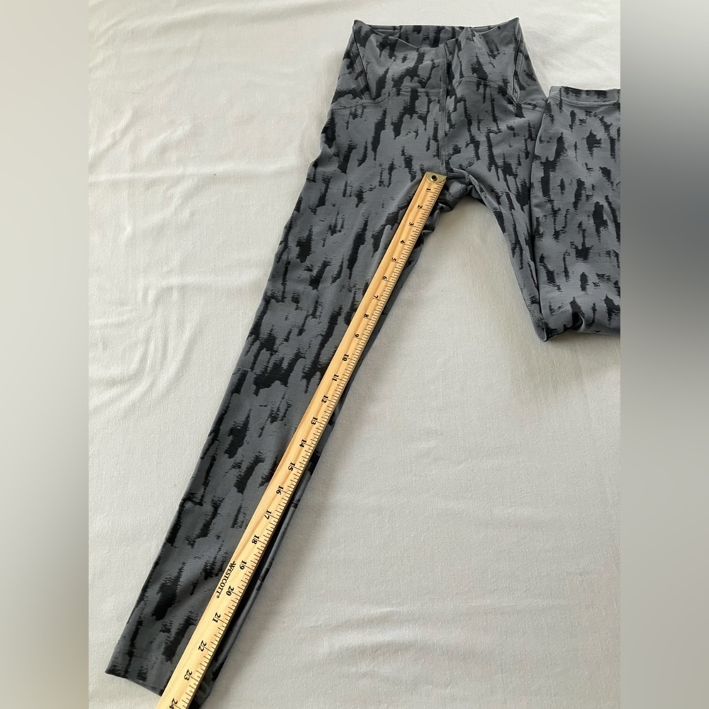 Lululemon InStill High-Rise Tight 25" Size 0 3D Camo Jacquard Asphalt Gray Black - Picture 16 of 16